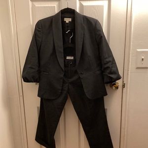 Calvin Klein - Size 2 - Polyester Suit